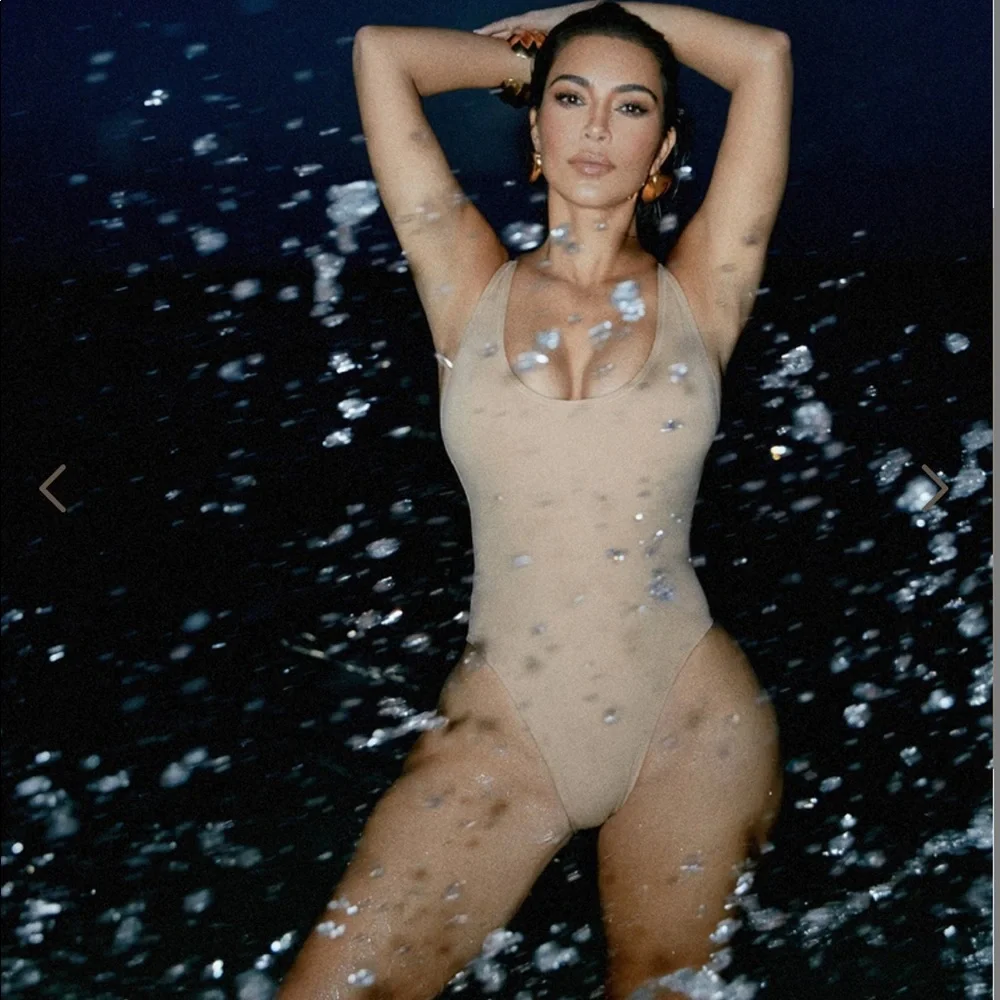 SKIMS SWIMSUIT - Picture 6 of 6